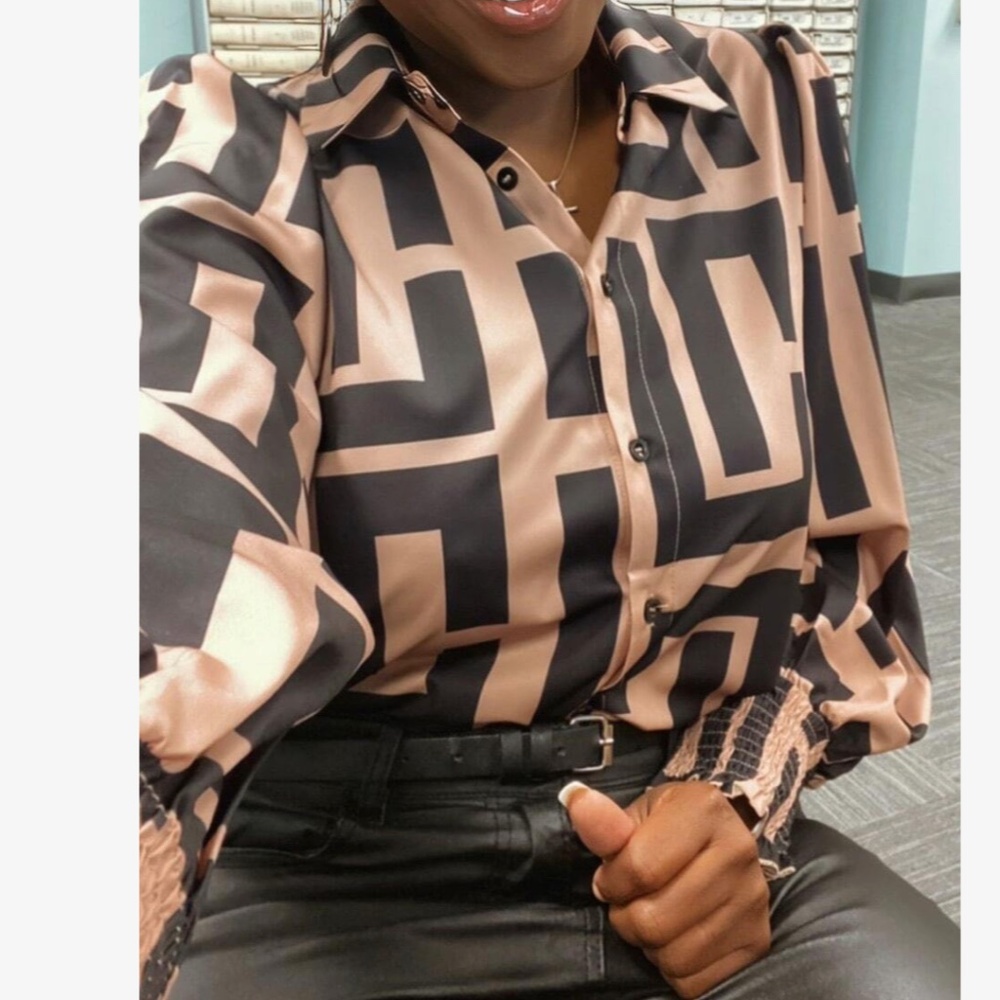 Classic Print Button Down Loose Fit Bishop Sleeve Blouse - Picture 2 of 7